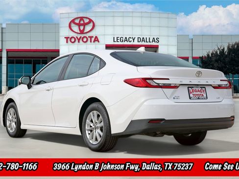 Used 2025 Toyota Camry LE AWD/4WD image 8