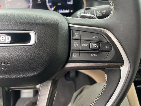 Used 2024 Jeep Grand Cherokee Limited AWD/4WD image 31