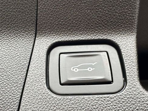 Used 2019 GMC Acadia Denali AWD/4WD image 18
