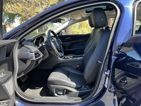 Used 2019 Jaguar XE image 42