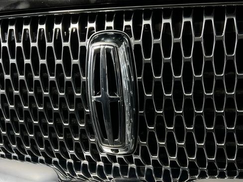 Used 2024 Lincoln Navigator Reserve AWD/4WD image 15