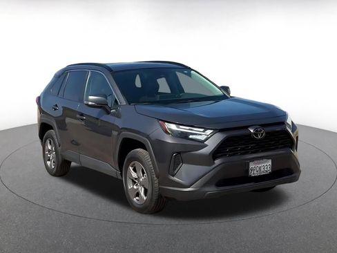 Used 2025 Toyota RAV4 XLE w/ Convenience Package image 3