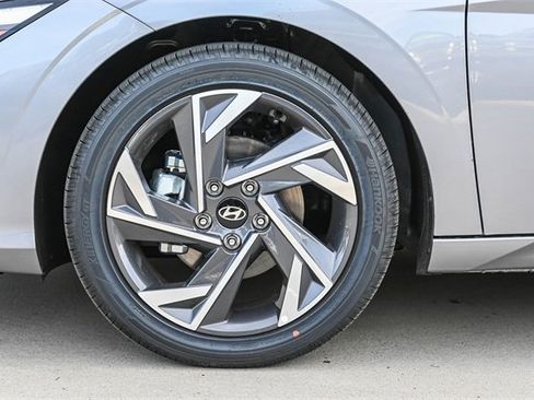 New 2026 Hyundai Elantra Limited image 11