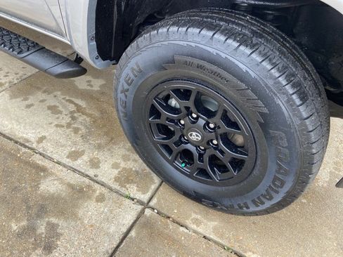 Used 2021 Toyota Tacoma SR5 image 31