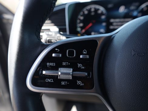 Used 2021 Mercedes-Benz GLS 450 4MATIC image 17