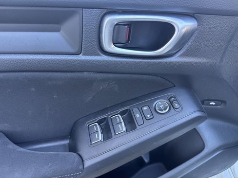 Used 2023 Honda Civic Sport image 7