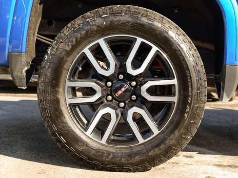 Used 2022 GMC Sierra 1500 AT4 w/ AT4 Preferred Package image 16