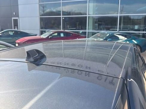 Used 2017 Ford Edge SEL w/ Equipment Group 201A image 3