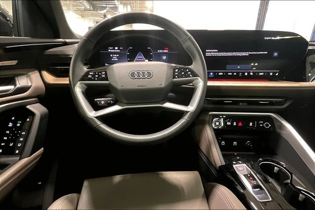 Used 2025 Audi Q5 Premium Plus w/ Premium Plus AWD/4WD image 5