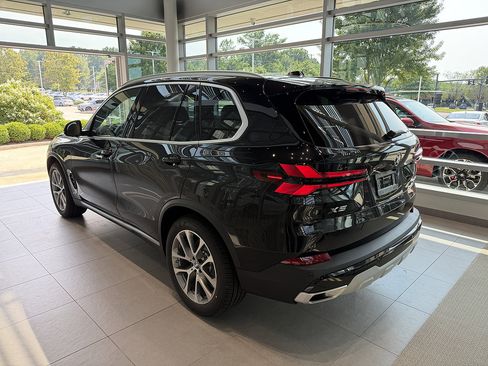 New 2026 BMW X5 xDrive40i AWD/4WD image 4