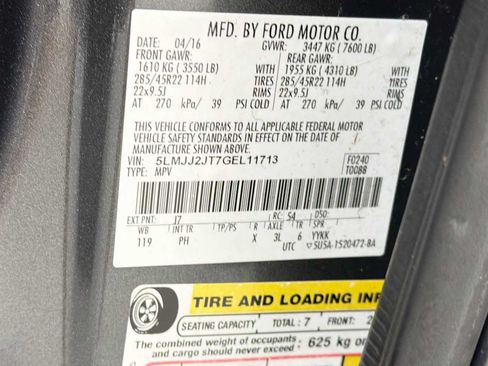Used 2016 Lincoln Navigator Select AWD/4WD image 11