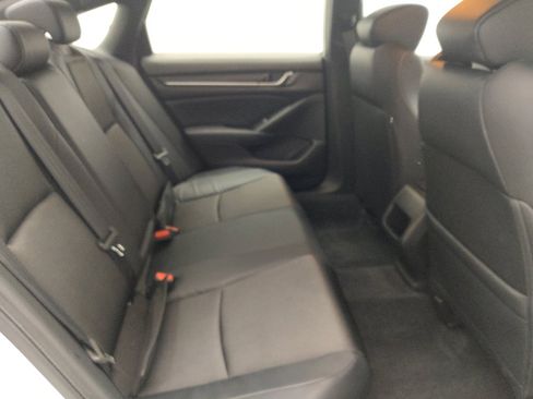 Used 2018 Honda Accord Sport image 19