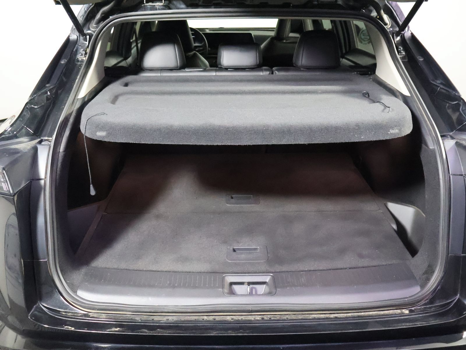 Used 2024 Nissan Ariya AWD image 12