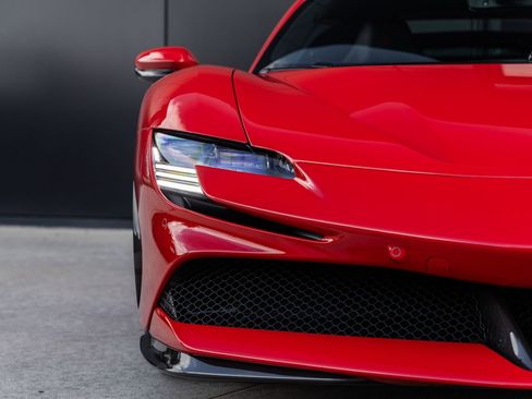Used 2021 Ferrari SF90 Stradale AWD/4WD image 22