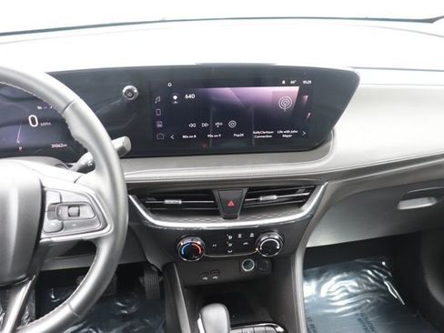 Used 2025 Buick Encore GX Preferred FWD image 15