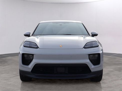 New 2026 Porsche Macan 4 Electric image 12