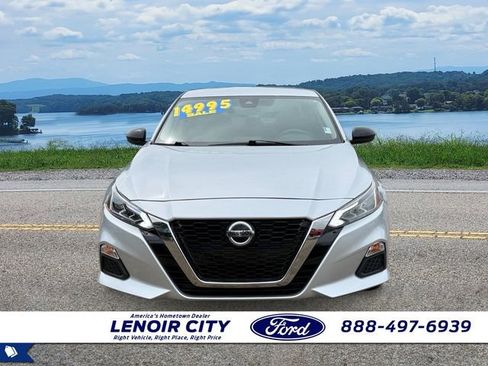 Used 2021 Nissan Altima 2.5 SR FWD image 7