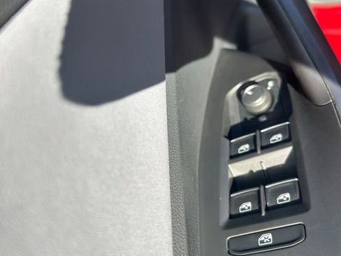 Used 2025 Volkswagen Jetta SE w/ Sunroof Package image 45