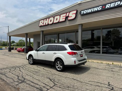 Used 2014 Subaru Outback 2.5i Limited AWD/4WD image 3