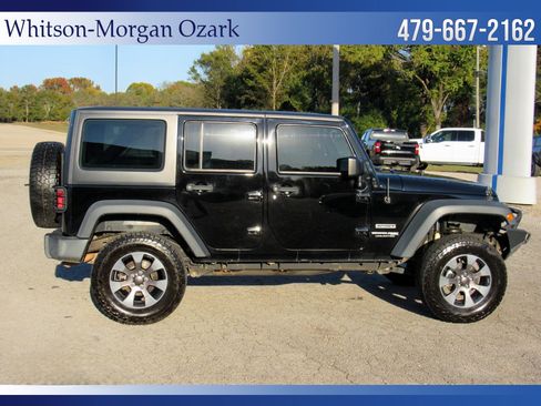 Used 2018 Jeep Wrangler Unlimited Sport w/ Connectivity Group image 14