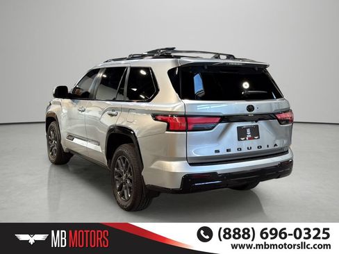 Used 2025 Toyota Sequoia Platinum AWD/4WD image 3