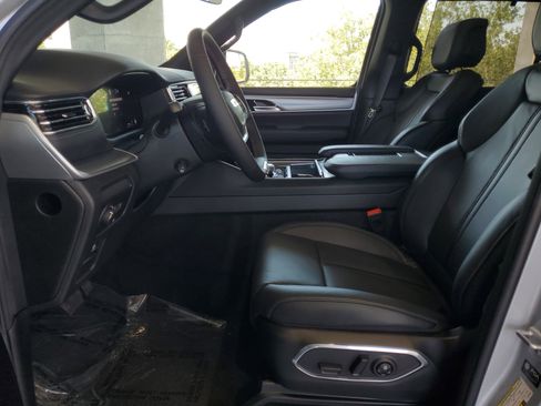 New 2026 Jeep Grand Wagoneer Limited AWD/4WD image 19