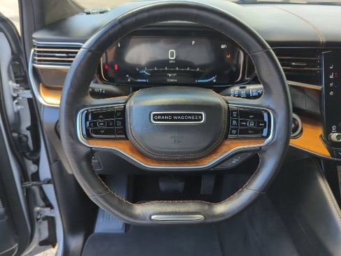 Certified 2022 Jeep Grand Wagoneer Series III w/ HD Trailer Tow Package AWD/4WD image 11