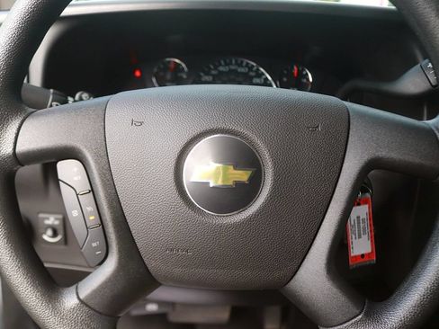 Used 2025 Chevrolet Express 3500 LT w/ LT Preferred Equipment Group RWD image 16
