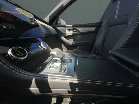 Used 2025 Jaguar F-PACE R-Dynamic S image 26