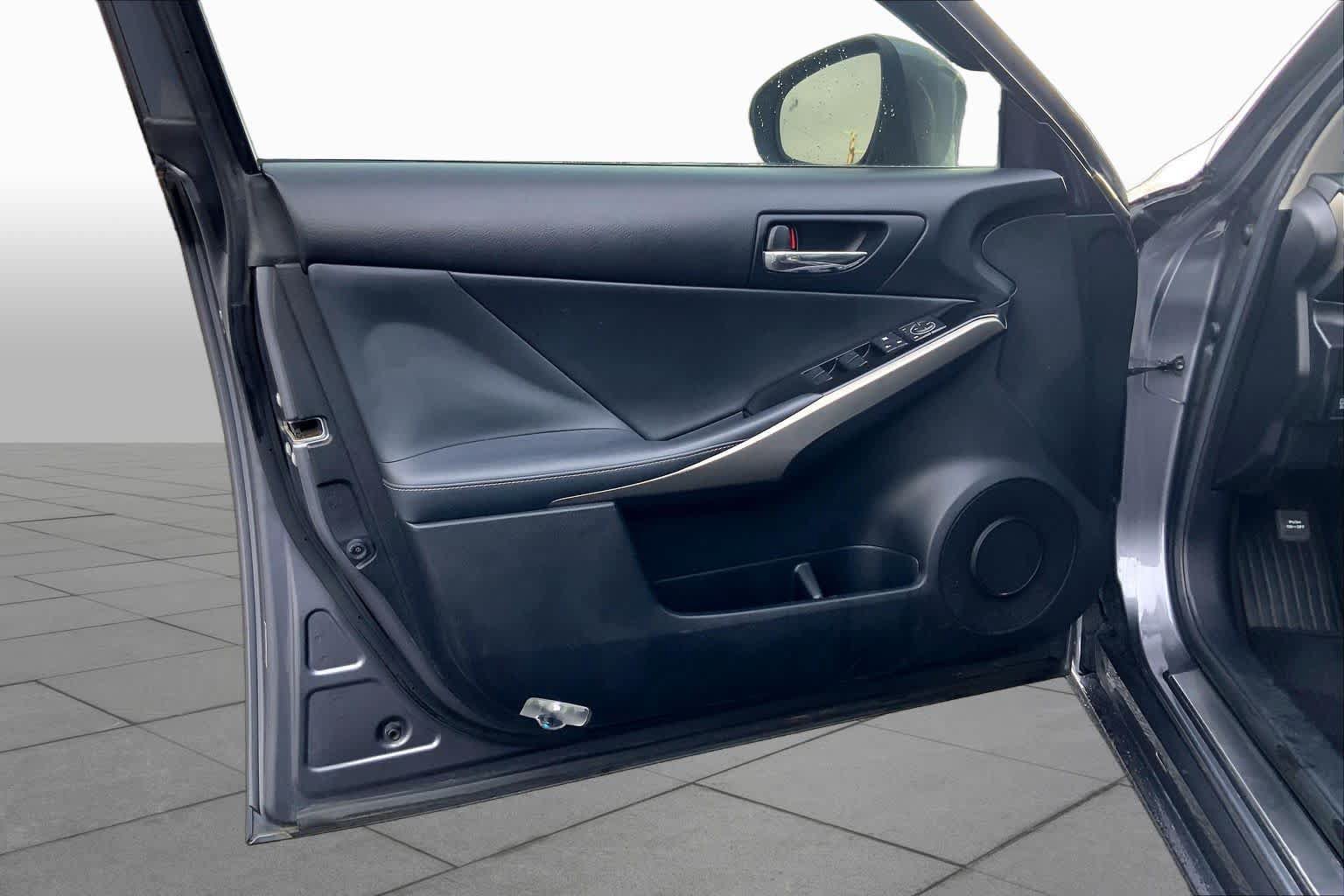 Used 2014 Lexus IS 250 w/ Navigation Package RWD image 22