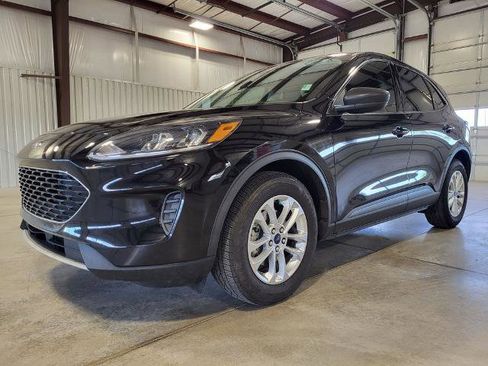 Used 2022 Ford Escape SE image 2
