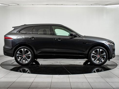 Used 2023 Jaguar F-PACE S image 11
