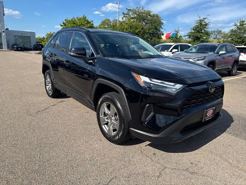 Used 2024 Toyota RAV4 XLE FWD image 10