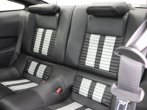 Used 2011 Ford Mustang Shelby GT500 RWD image 9