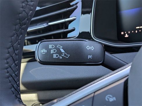 Certified 2025 Volkswagen Jetta Sport image 31