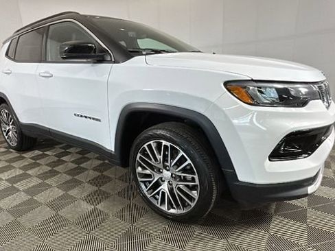 Used 2023 Jeep Compass Limited w/ Elite Group AWD/4WD image 2