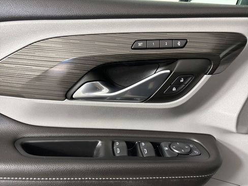 Used 2022 GMC Terrain SLT w/ LPO, Floor Liner Package image 10