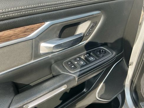 Used 2019 RAM 1500 Laramie AWD/4WD image 16