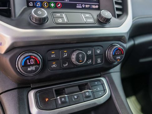 Used 2022 GMC Acadia SLE w/ Driver Convenience Package FWD image 21