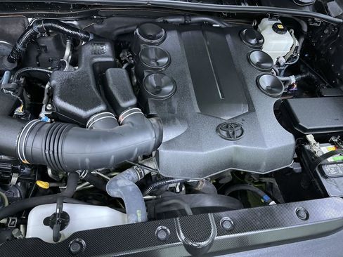 Used 2017 Toyota 4Runner TRD Off-Road image 28