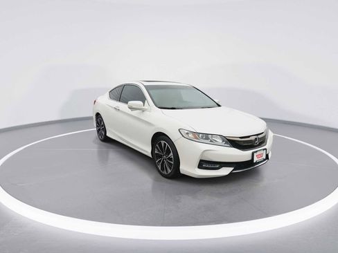 Used 2016 Honda Accord EX image 2