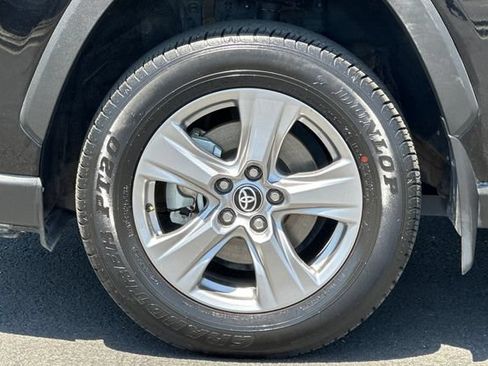 Certified 2025 Toyota RAV4 XLE FWD image 30