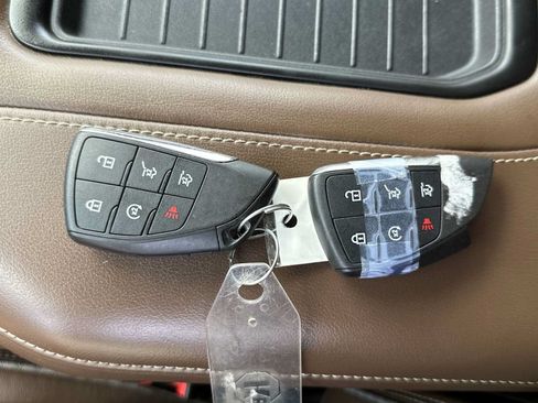 Used 2021 Chevrolet Tahoe High Country RWD image 26