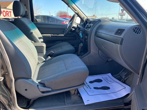 Used 2004 Nissan Xterra XE image 19