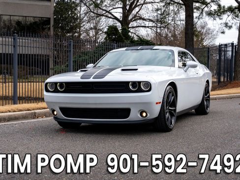 Used 2016 Dodge Challenger SXT w/ Blacktop Package image 2