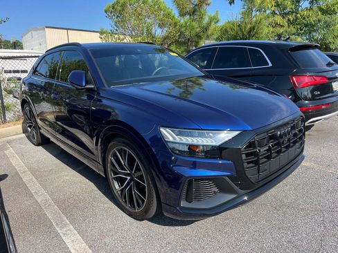Used 2021 Audi Q8 Premium Plus w/ Premium Plus Package AWD/4WD image 3