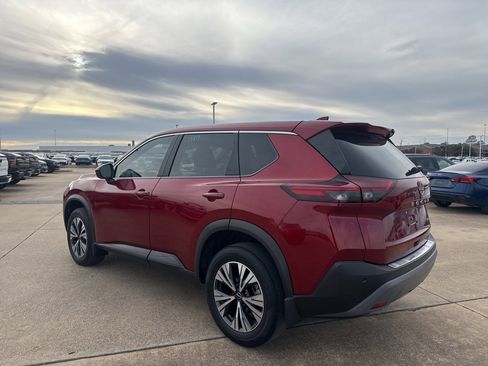 Certified 2023 Nissan Rogue SV image 5