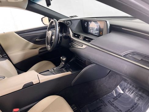 Used 2019 Lexus ES 350 w/ Accessory Package image 26