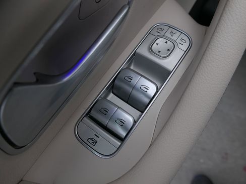 Used 2024 Mercedes-Benz GLE 450 4MATIC image 19