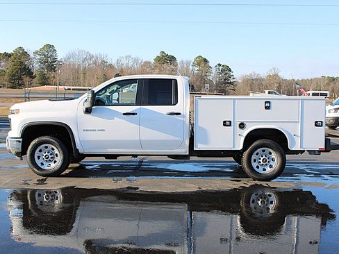 Used 2024 Chevrolet Silverado 3500 W/T w/ WT Convenience Package image 6